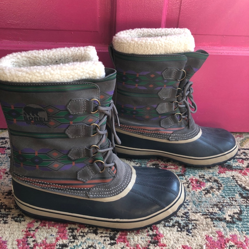 Sorel weatherproof boots women size 12